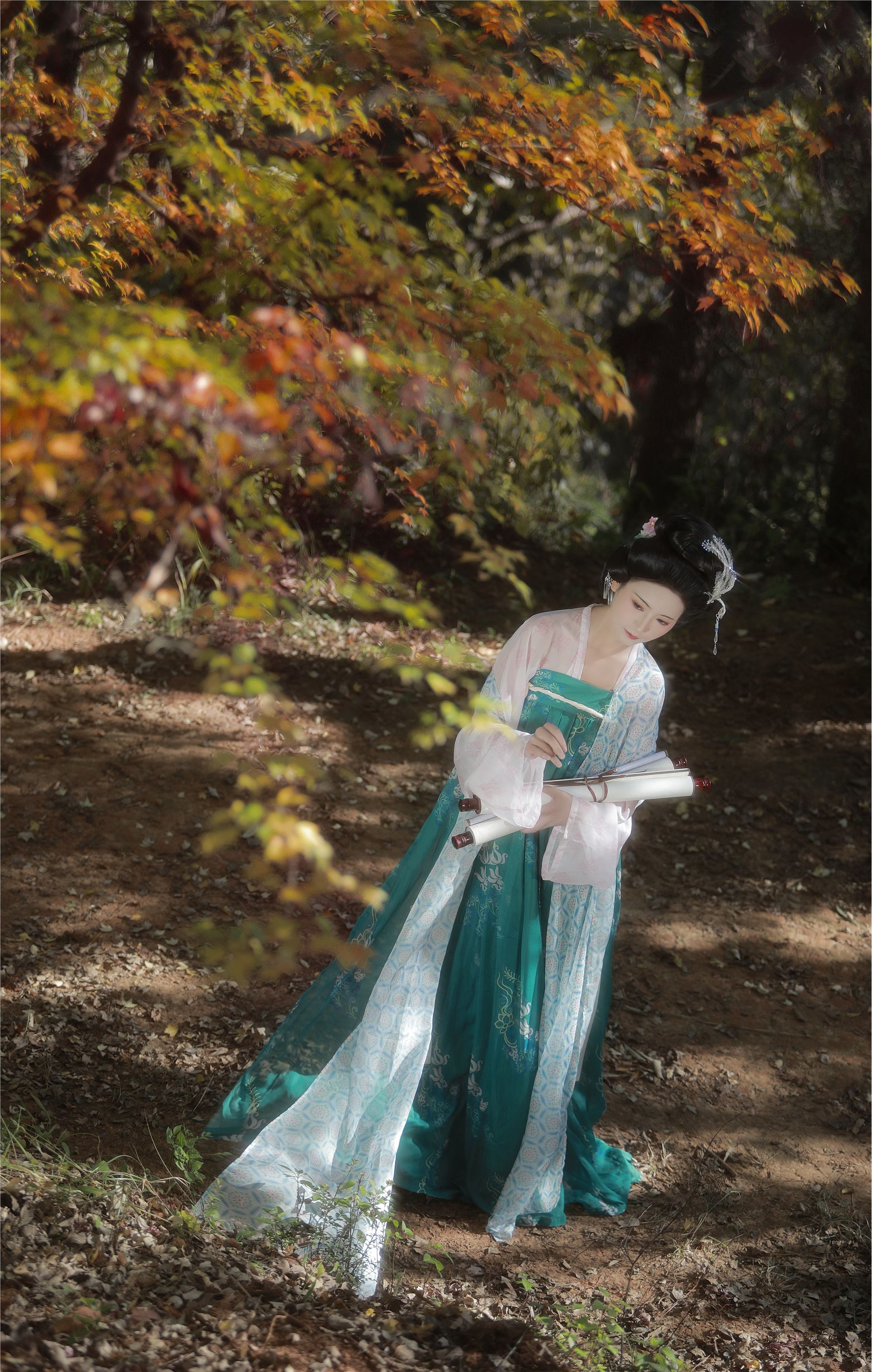 YITUYU艺图语 2025.01.25 橙黄橘绿时 瑜瑾